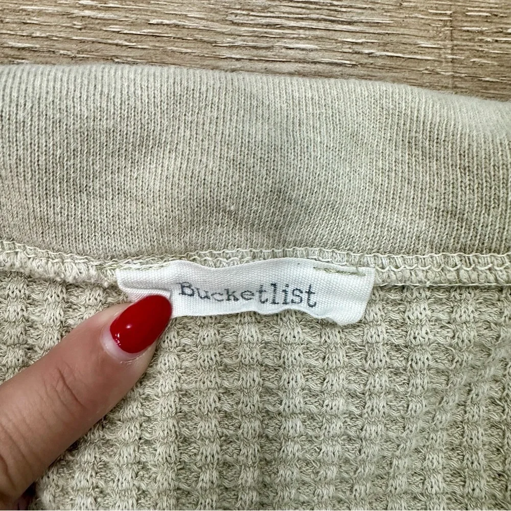 BUCKETLIST button down